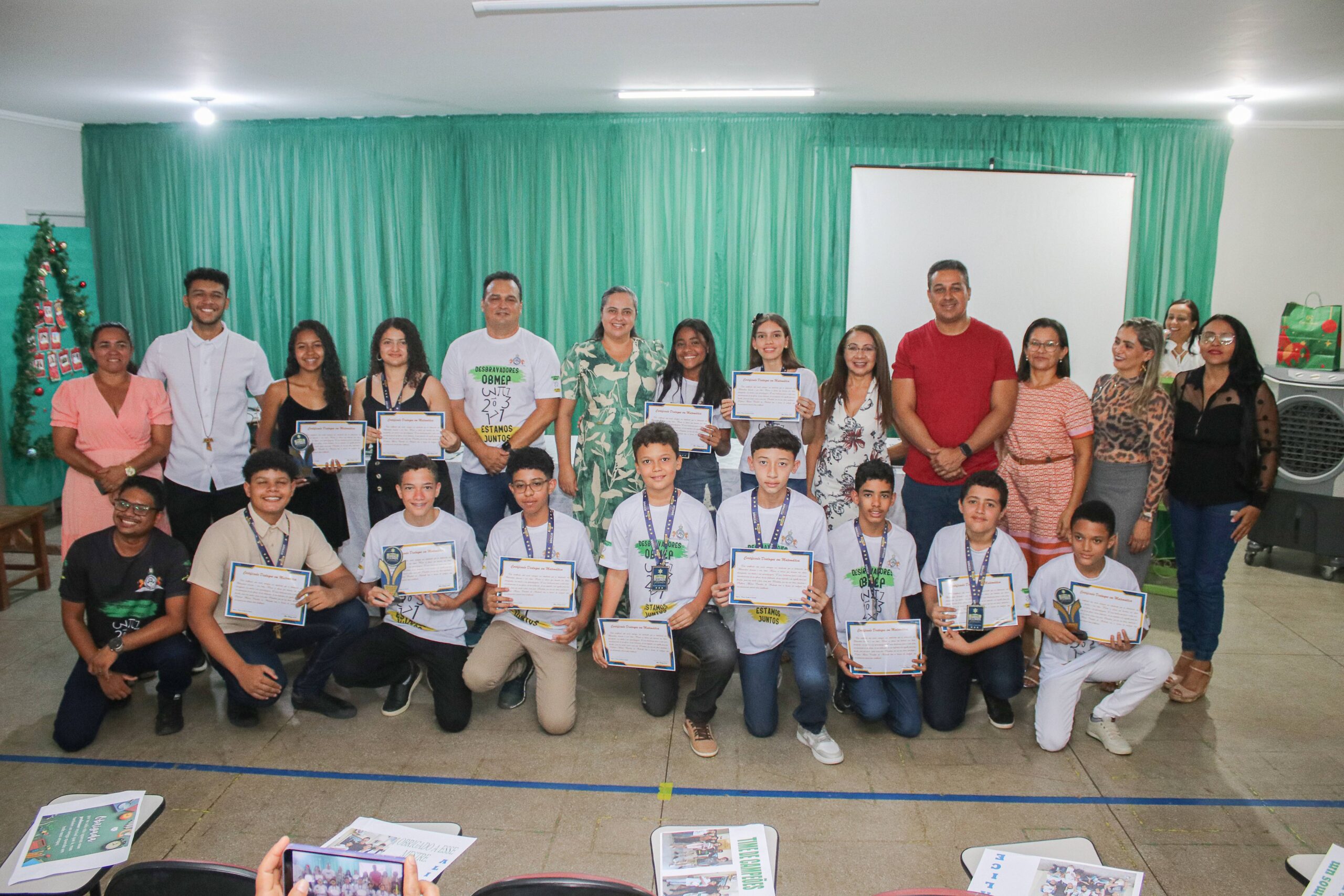 Alunos aprovados na 18ª Olimpíada Brasileira de Matemática recebem medalhas e certificados